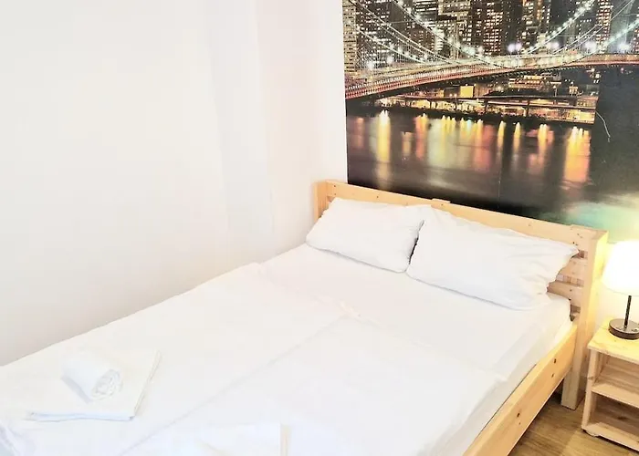 Km1 Small Two-room With Terrace شقة