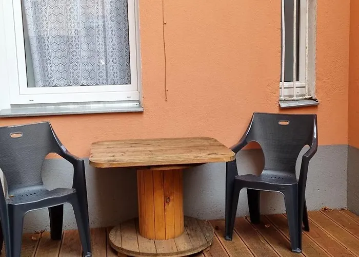 Km1 Small Two-room With Terrace شقة *