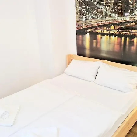 Km1 Small Two-room With Terrace Διαμέρισμα